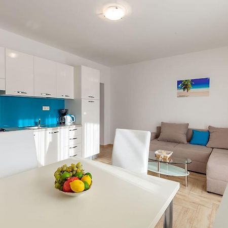 Apartmani Sanja Suta โปดสตรานา ภายนอก รูปภาพ
