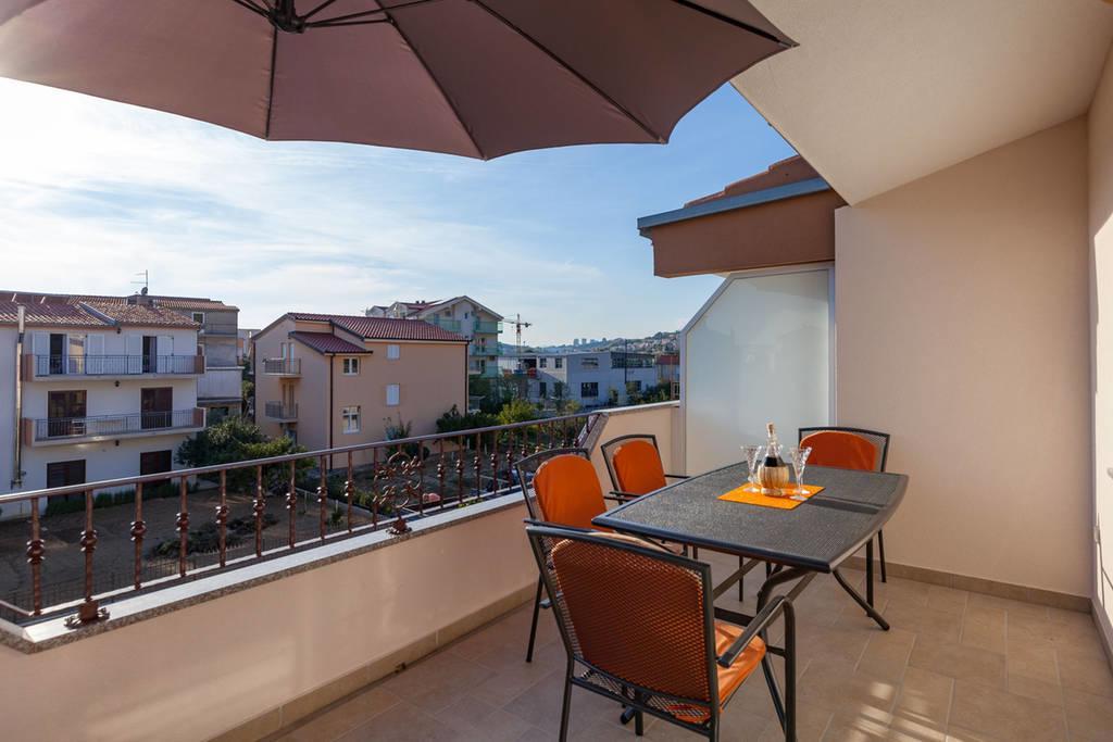 Apartmani Sanja Suta โปดสตรานา ภายนอก รูปภาพ