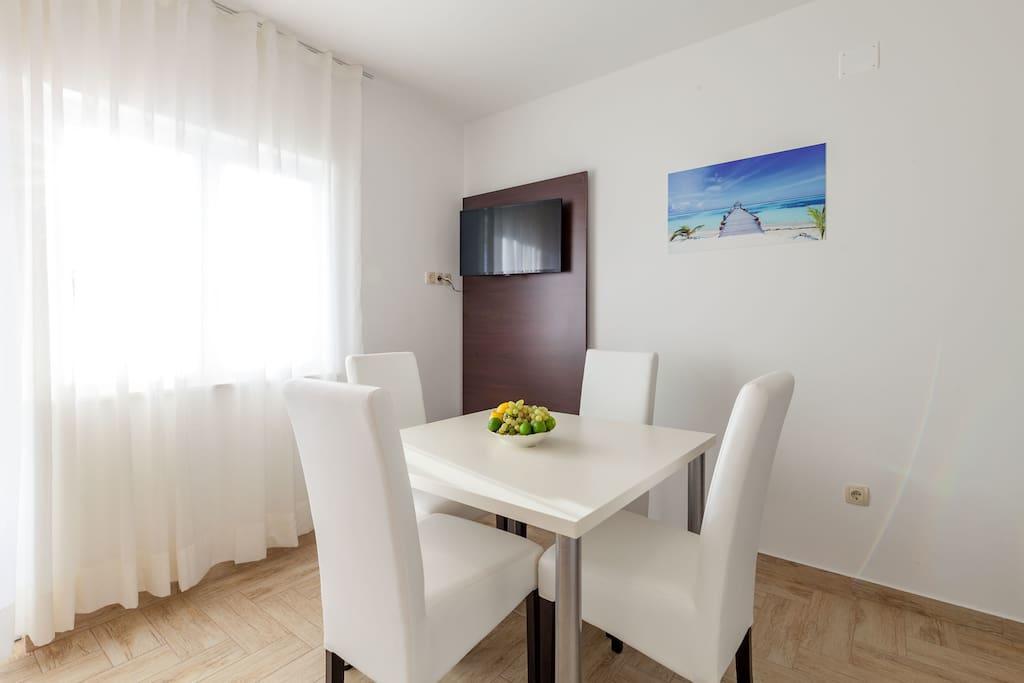 Apartmani Sanja Suta โปดสตรานา ภายนอก รูปภาพ