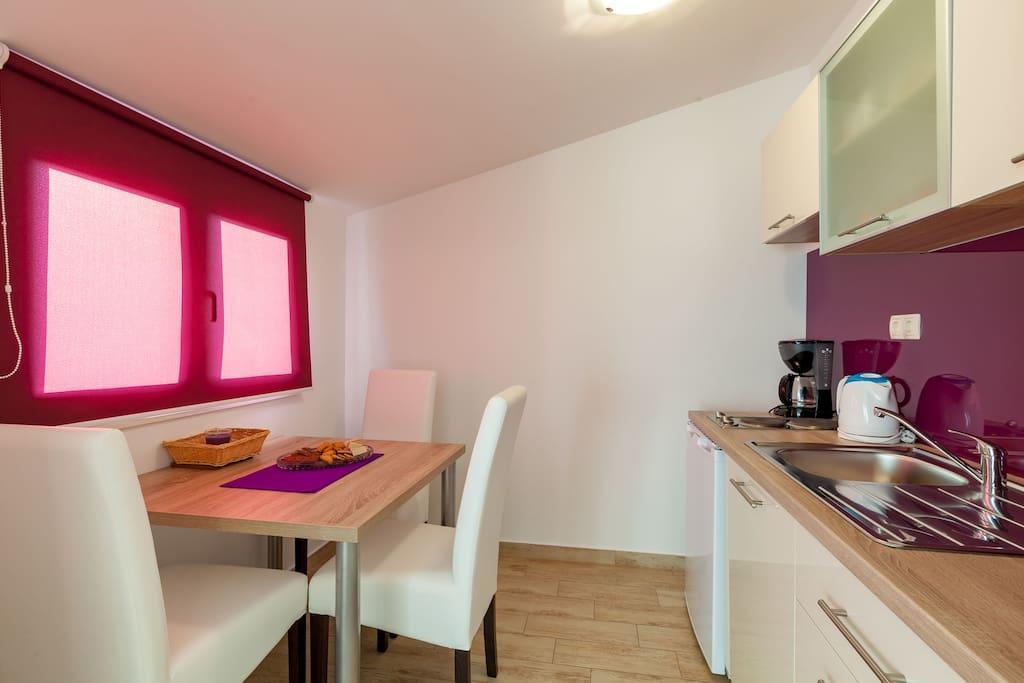 Apartmani Sanja Suta โปดสตรานา ภายนอก รูปภาพ