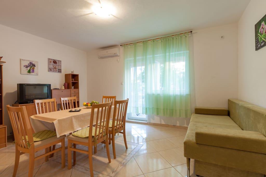 Apartmani Sanja Suta โปดสตรานา ภายนอก รูปภาพ