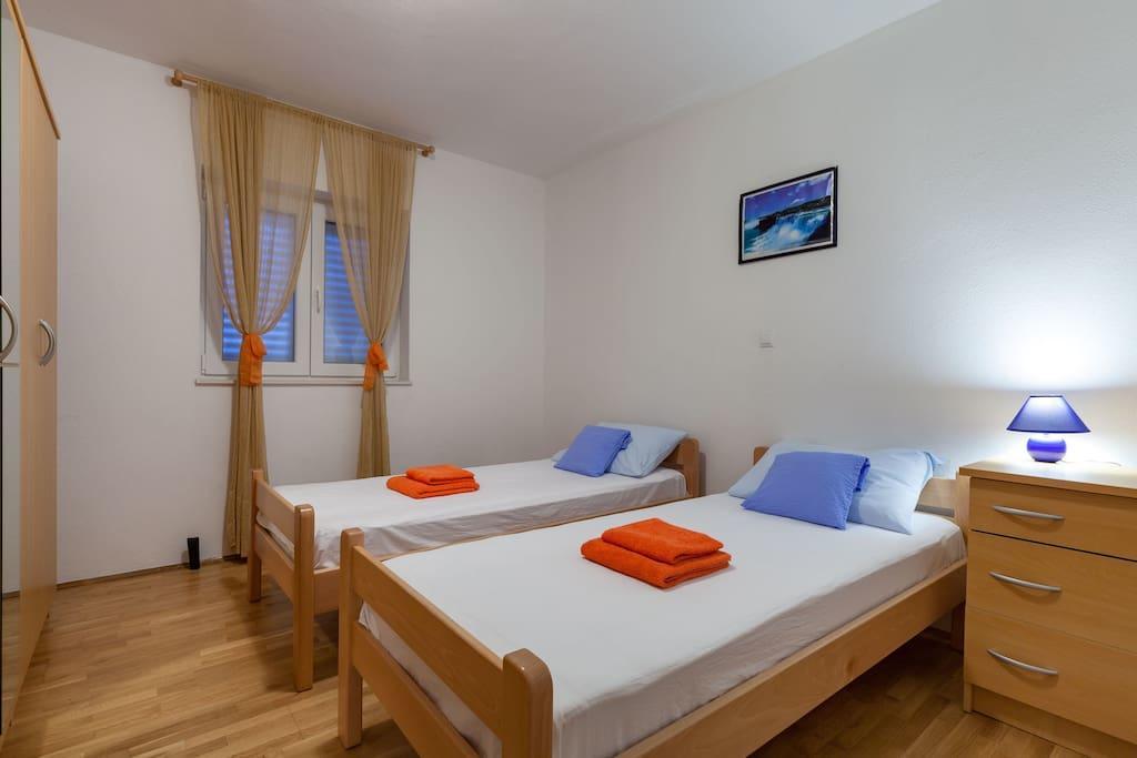 Apartmani Sanja Suta โปดสตรานา ภายนอก รูปภาพ