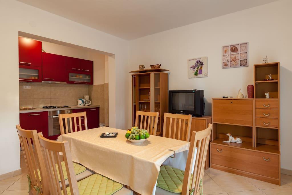 Apartmani Sanja Suta โปดสตรานา ภายนอก รูปภาพ
