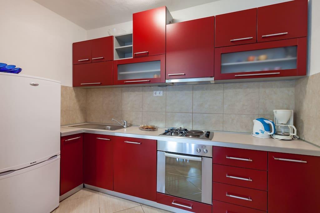 Apartmani Sanja Suta โปดสตรานา ภายนอก รูปภาพ